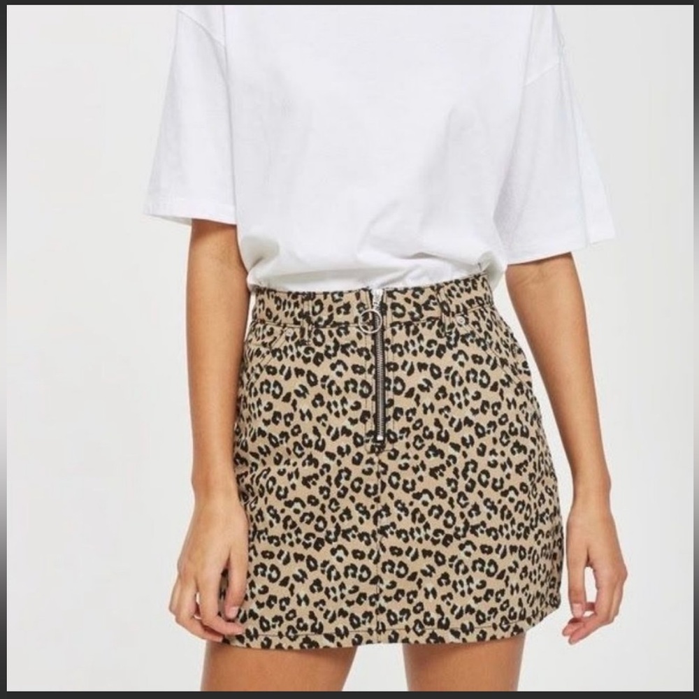 Topshop mini leopard skirt